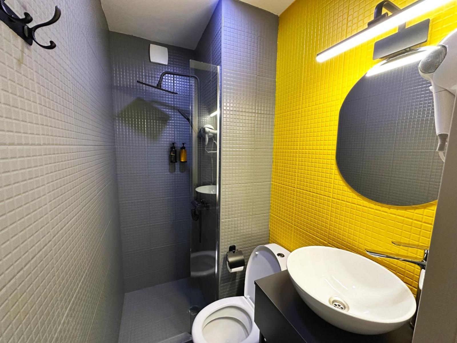 Diuma Hotel Tbilisi Buitenkant foto