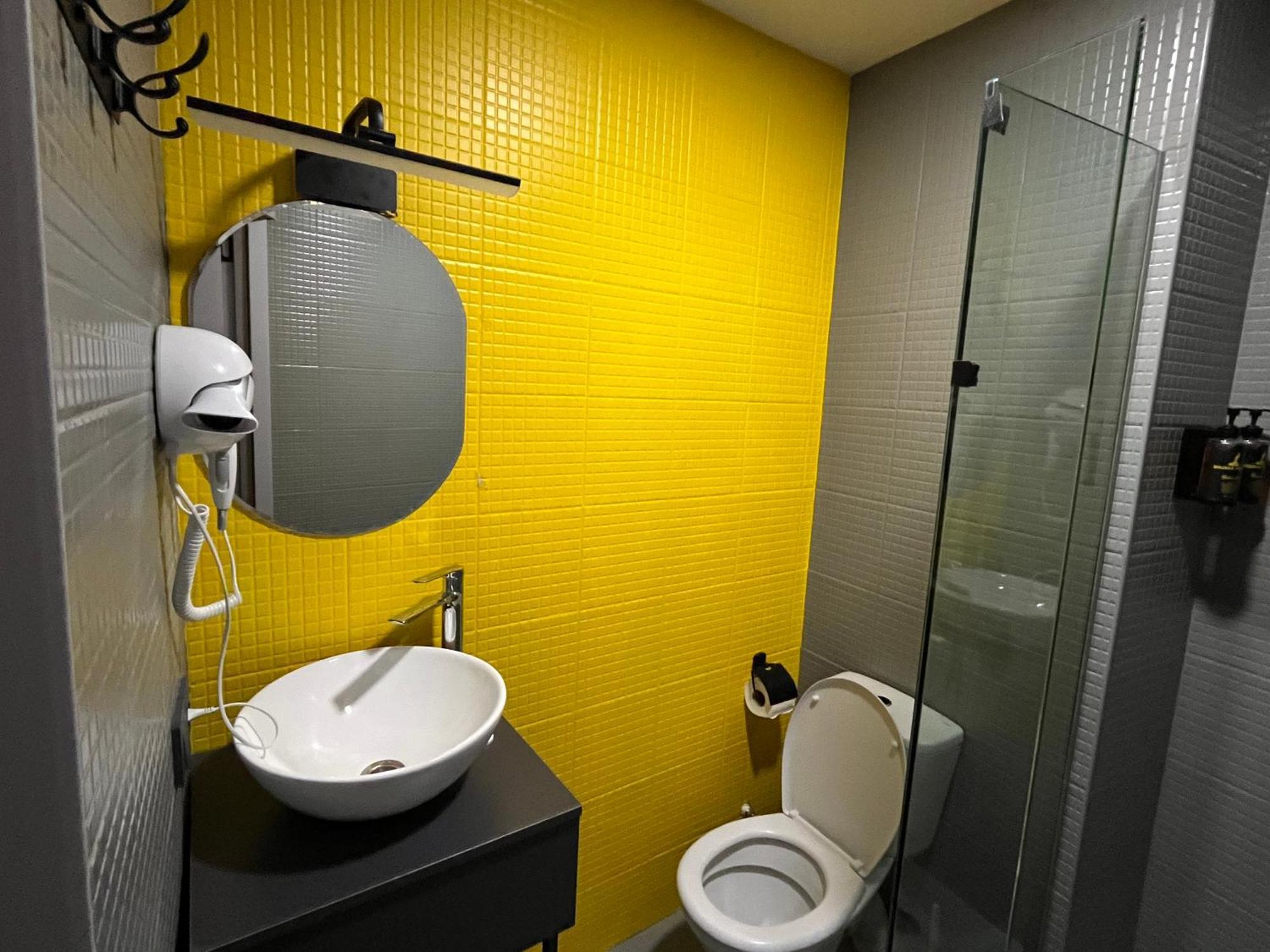 Diuma Hotel Tbilisi Buitenkant foto