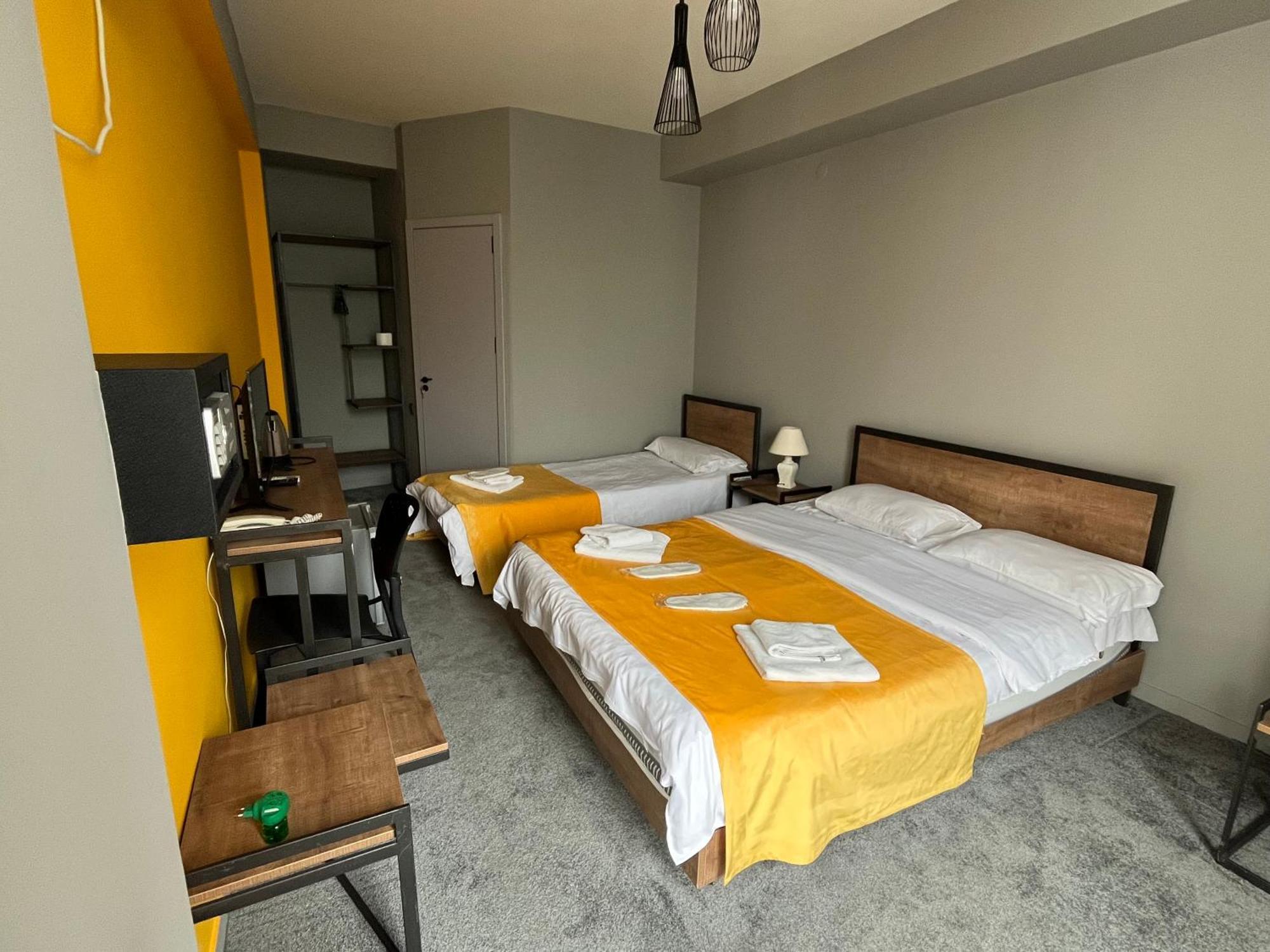 Diuma Hotel Tbilisi Buitenkant foto
