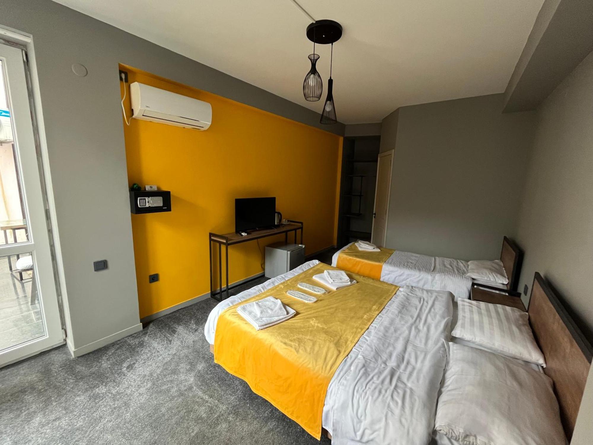 Diuma Hotel Tbilisi Buitenkant foto